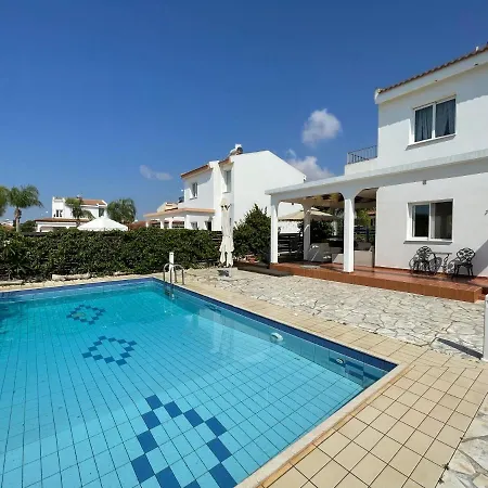 Thaliana Garden 2 Bedroom & Swimming Pool