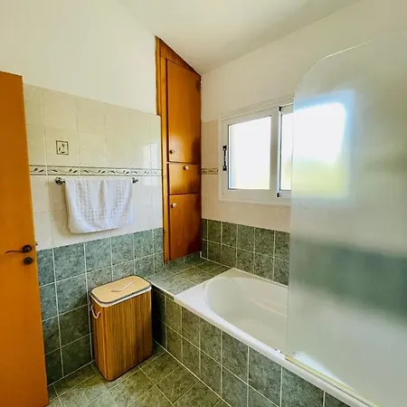 Villa Thaliana Garden 2 Bedroom & Swimming Pool *