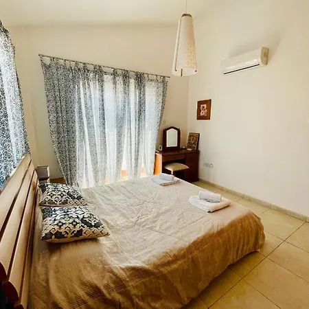 Vilă Thaliana Garden 2 Bedroom & Swimming Pool